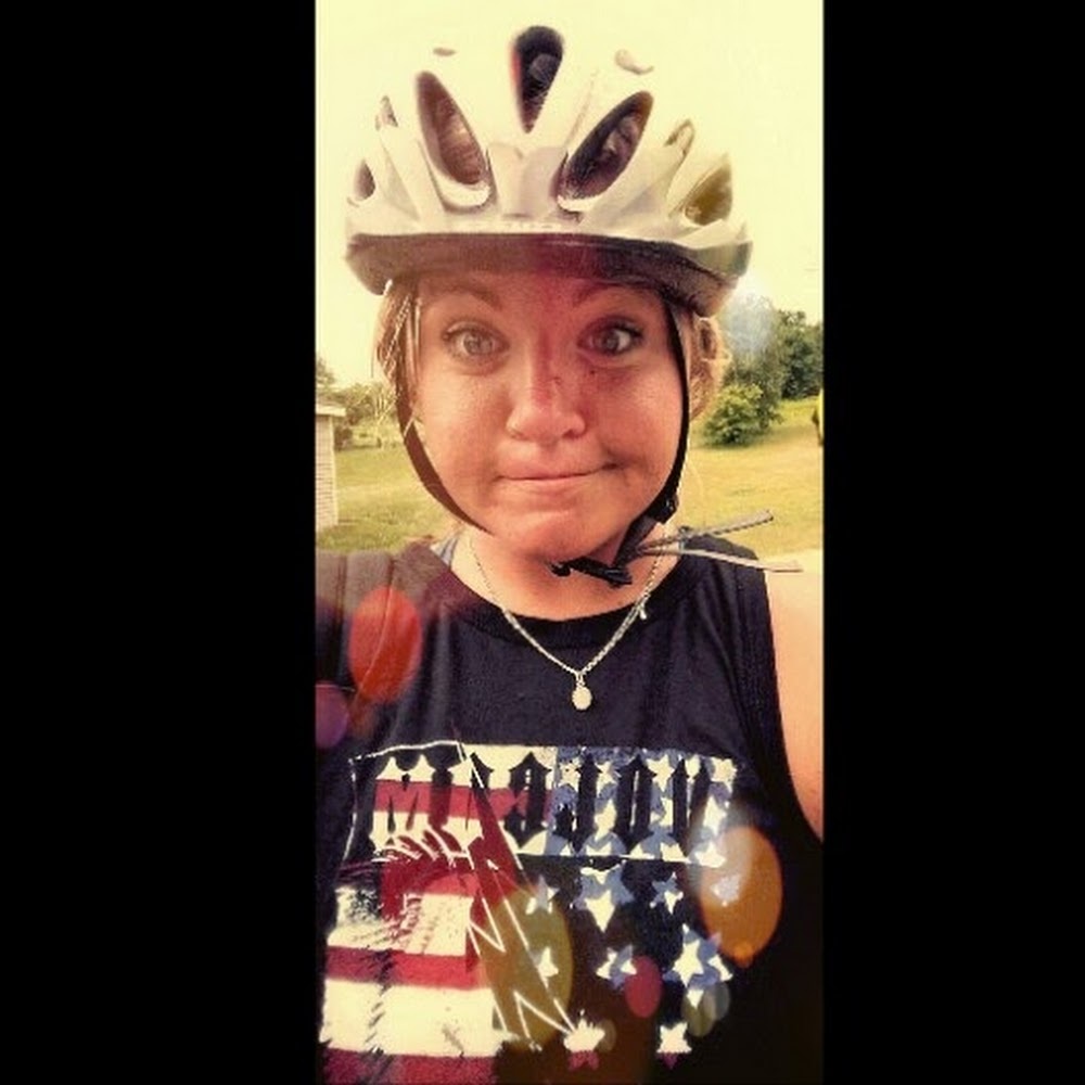 Meet your Posher, Elise